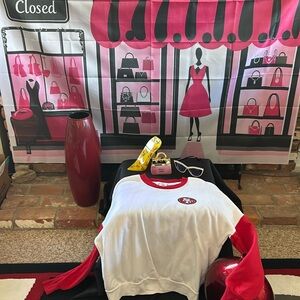 Hello 49ers fans !
Nothing but cuteness with this pull over  sweater/sweatshirt!